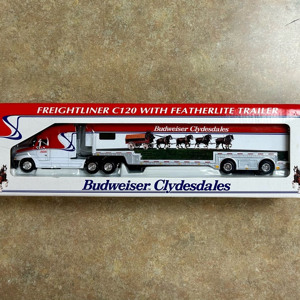 1999 Budweiser Clydesdales Semi Tractor Trailer Freightliner